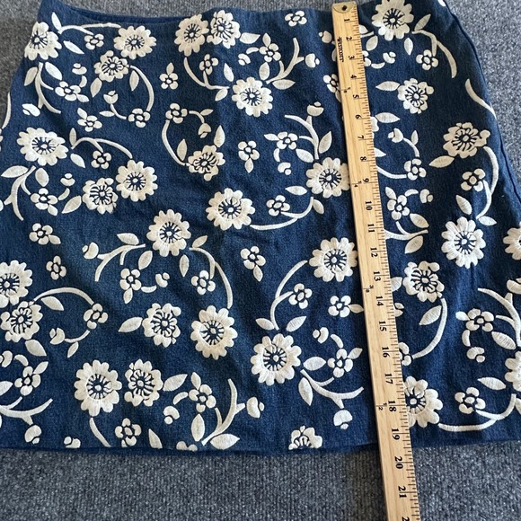 Boden‎ Embroidered Floral Cotton Denim Mini Skirt Size 16 - Picture 8 of 9
